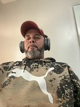 Snapshot of Cristian-Brayan chatting on 09/08/25, 09:25 Cristian-Brayan online show from 09/08/25, 09:25