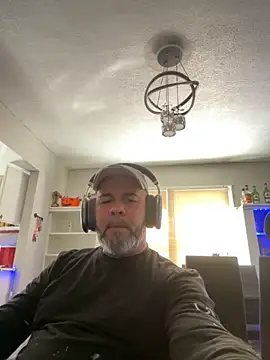 Snapshot of Cristian-Brayan chatting on 09/10/25, 03:34 Cristian-Brayan online show from 09/10/25, 03:34