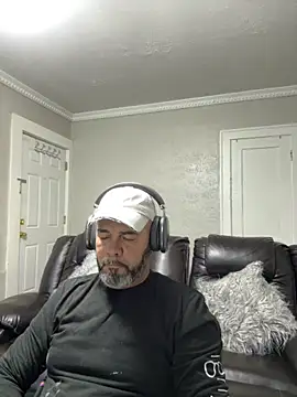 Snapshot of Cristian-Brayan chatting on 09/15/25, 12:16 Cristian-Brayan online show from 09/15/25, 12:16