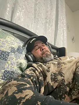 Snapshot of Cristian-Brayan chatting on 11/06/25, 11:22 Cristian-Brayan online show from 11/06/25, 11:22