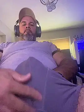 Snapshot of Cristian-Brayan chatting on 11/17/25, 01:17 Cristian-Brayan online show from 11/17/25, 01:17