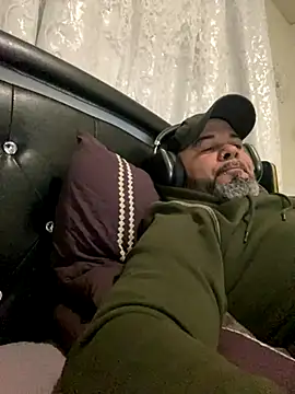 Snapshot of Cristian-Brayan chatting on 11/24/25, 11:21 Cristian-Brayan online show from 11/24/25, 11:21