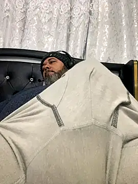 Snapshot of Cristian-Brayan chatting on 11/28/25, 12:30 Cristian-Brayan online show from 11/28/25, 12:30