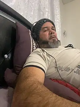 Snapshot of Cristian-Brayan chatting on 12/01/25, 01:38 Cristian-Brayan online show from 12/01/25, 01:38