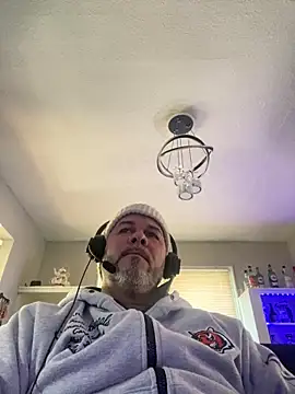 Snapshot of Cristian-Brayan chatting on 02/07/26, 06:11 Cristian-Brayan online show from 02/07/26, 06:11