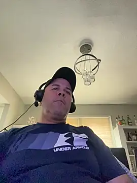 Snapshot of Cristian-Brayan chatting on 03/11/26, 03:29 Cristian-Brayan online show from 03/11/26, 03:29