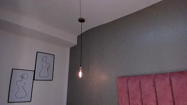 Alexa Thaylor  online show from 10/21/25, 01:56