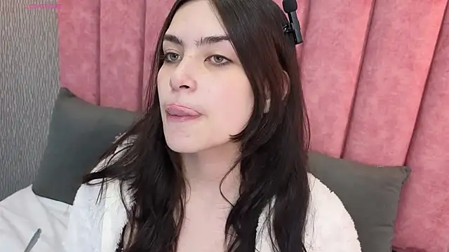 Alexa Thaylor  online show from 03/05/26, 04:03