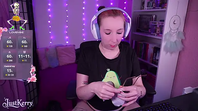 JustKerry online show from 10/26/25, 09:04