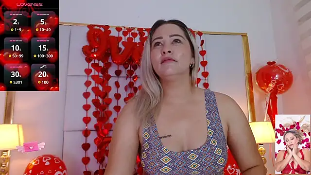 Snapshot of WANDAFOXX1 chatting on 02/15/25, 07:16 WANDAFOXX1 online show from 02/15/25, 07:16