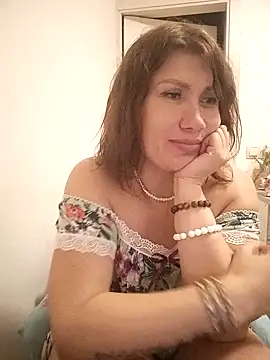 Snapshot of ROXOLANAA_SEXY chatting on 10/18/25, 12:02 ROXOLANAA SEXY online show from 10/18/25, 12:02