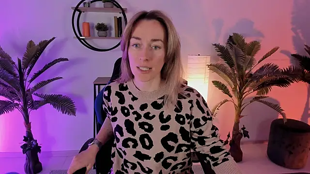 RebeccaMartinez online show from 01/24/25, 05:42