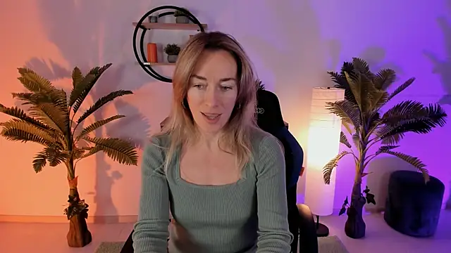 RebeccaMartinez online show from 01/30/25, 07:18