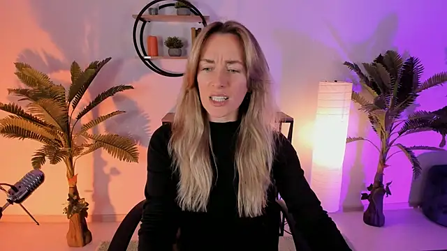 RebeccaMartinez online show from 01/31/25, 09:59