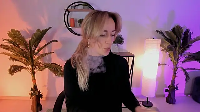 RebeccaMartinez online show from 02/01/25, 07:15