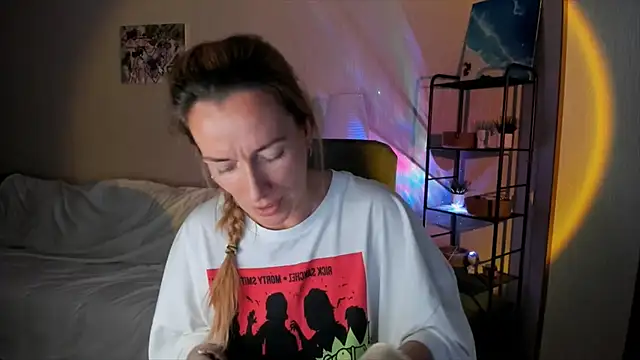 RebeccaMartinez online show from 10/10/25, 11:20