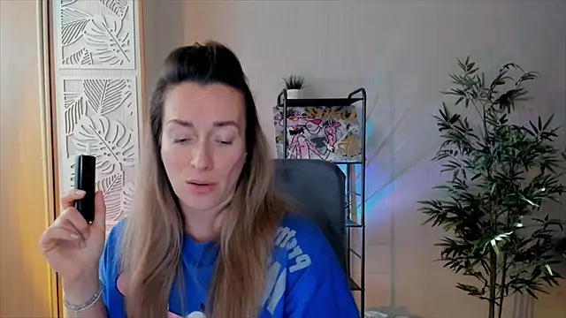 RebeccaMartinez online show from 02/02/26, 06:23