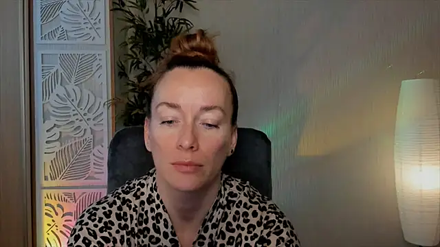 RebeccaMartinez online show from 04/28/26, 04:50