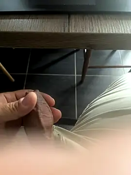 Snapshot of mattexhibe chatting on 09/08/25, 05:01 mattexhibe online show from 09/08/25, 05:01