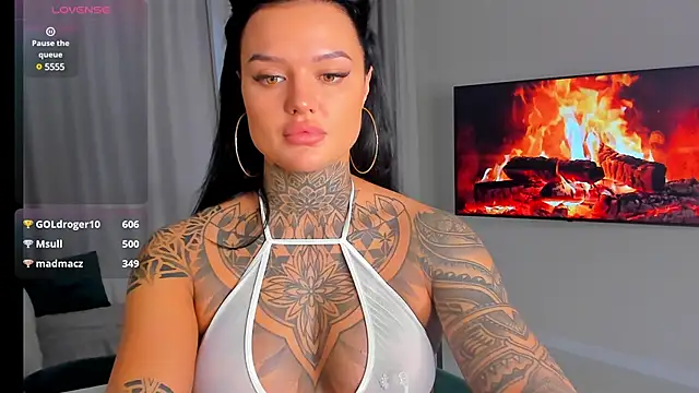 Snapshot of pantera_flashh chatting on 02/19/25, 12:00 pantera flashh online show from 02/19/25, 12:00