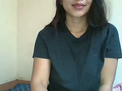 Snapshot of _smiling4u_ chatting on 07/13/26, 01:30 smiling4u online show from 07/13/26, 01:30