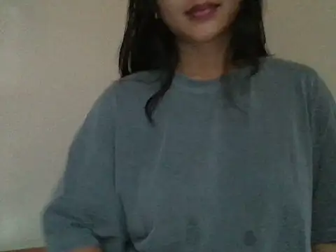 Snapshot of _smiling4u_ chatting on 08/03/26, 09:04 smiling4u online show from 08/03/26, 09:04