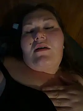 Snapshot of MegaButt chatting on 06/17/26, 10:06 MegaButt online show from 06/17/26, 10:06