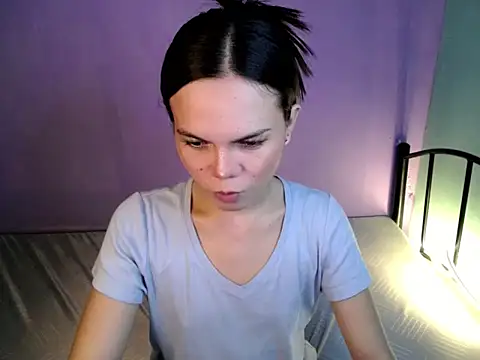 Snapshot of katie_white chatting on 03/21/26, 12:21 katie white online show from 03/21/26, 12:21