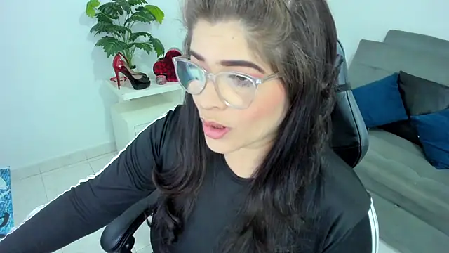 Snapshot of BellaFlaming chatting on 03/20/25, 10:10 BellaFlaming online show from 03/20/25, 10:10