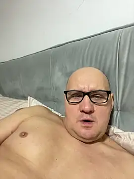 Snapshot of vanjbi45 chatting on 01/06/25, 06:25 vanjbi45 online show from 01/06/25, 06:25