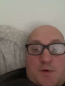 Snapshot of vanjbi45 chatting on 02/13/25, 04:17 vanjbi45 online show from 02/13/25, 04:17