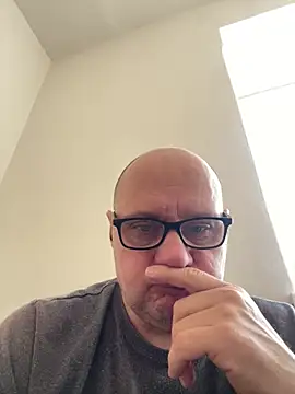 Snapshot of vanjbi45 chatting on 02/19/25, 07:39 vanjbi45 online show from 02/19/25, 07:39