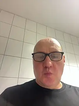 Snapshot of vanjbi45 chatting on 03/02/25, 05:44 vanjbi45 online show from 03/02/25, 05:44