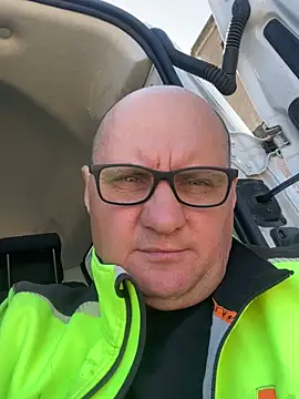 Snapshot of vanjbi45 chatting on 03/21/25, 11:33 vanjbi45 online show from 03/21/25, 11:33