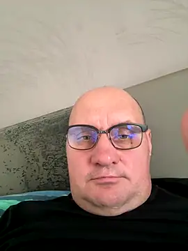 Snapshot of vanjbi45 chatting on 09/18/25, 06:59 vanjbi45 online show from 09/18/25, 06:59