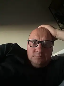 Snapshot of vanjbi45 chatting on 10/04/25, 05:11 vanjbi45 online show from 10/04/25, 05:11