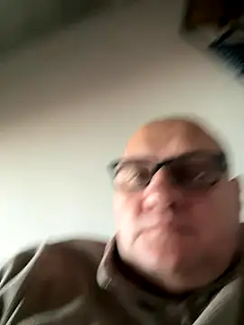 Snapshot of vanjbi45 chatting on 10/12/25, 06:01 vanjbi45 online show from 10/12/25, 06:01