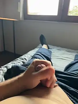 Snapshot of vanjbi45 chatting on 10/21/25, 07:53 vanjbi45 online show from 10/21/25, 07:53