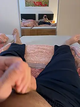 Snapshot of vanjbi45 chatting on 11/02/25, 03:03 vanjbi45 online show from 11/02/25, 03:03