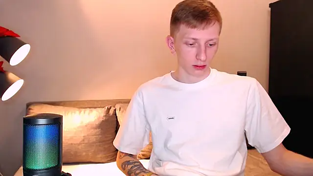 juliaanddima online show from 11/01/25, 07:43