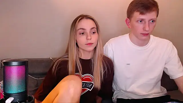 juliaanddima online show from 12/04/25, 10:29