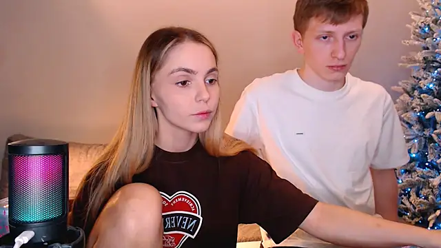 juliaanddima online show from 12/18/25, 10:27