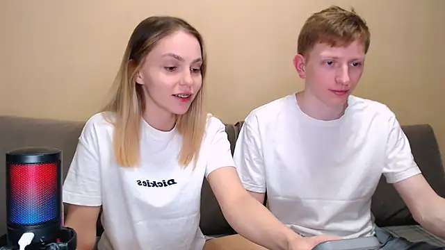 juliaanddima online show from 04/03/26, 10:41