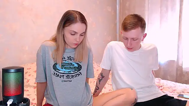 juliaanddima online show from 04/21/26, 07:58