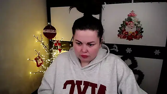 Emily Mo online show from 12/02/25, 06:52