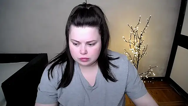 Emily Mo online show from 05/07/26, 05:46