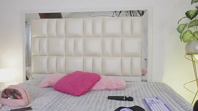 Anais aradia online show from 03/15/25, 06:14