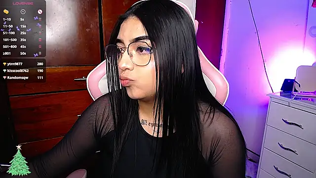 eva six online show from 12/11/24, 12:23