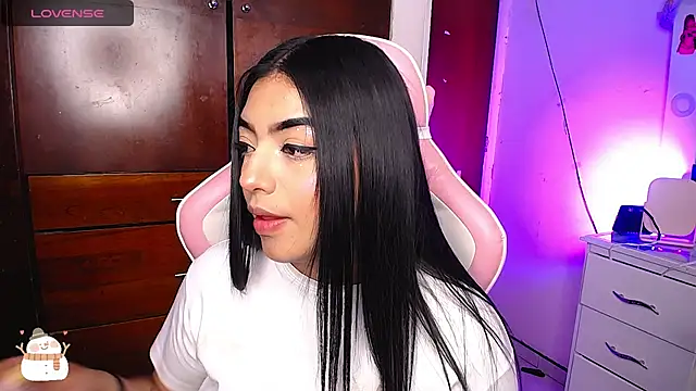 eva six online show from 12/17/24, 06:20