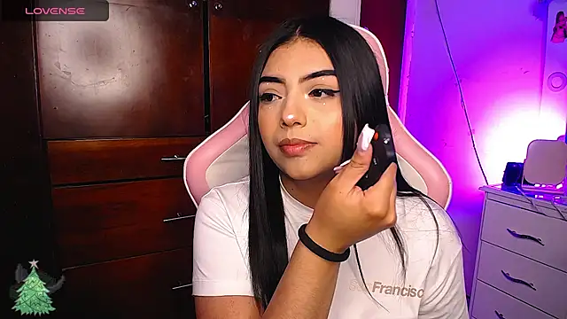 eva six online show from 01/25/25, 12:48